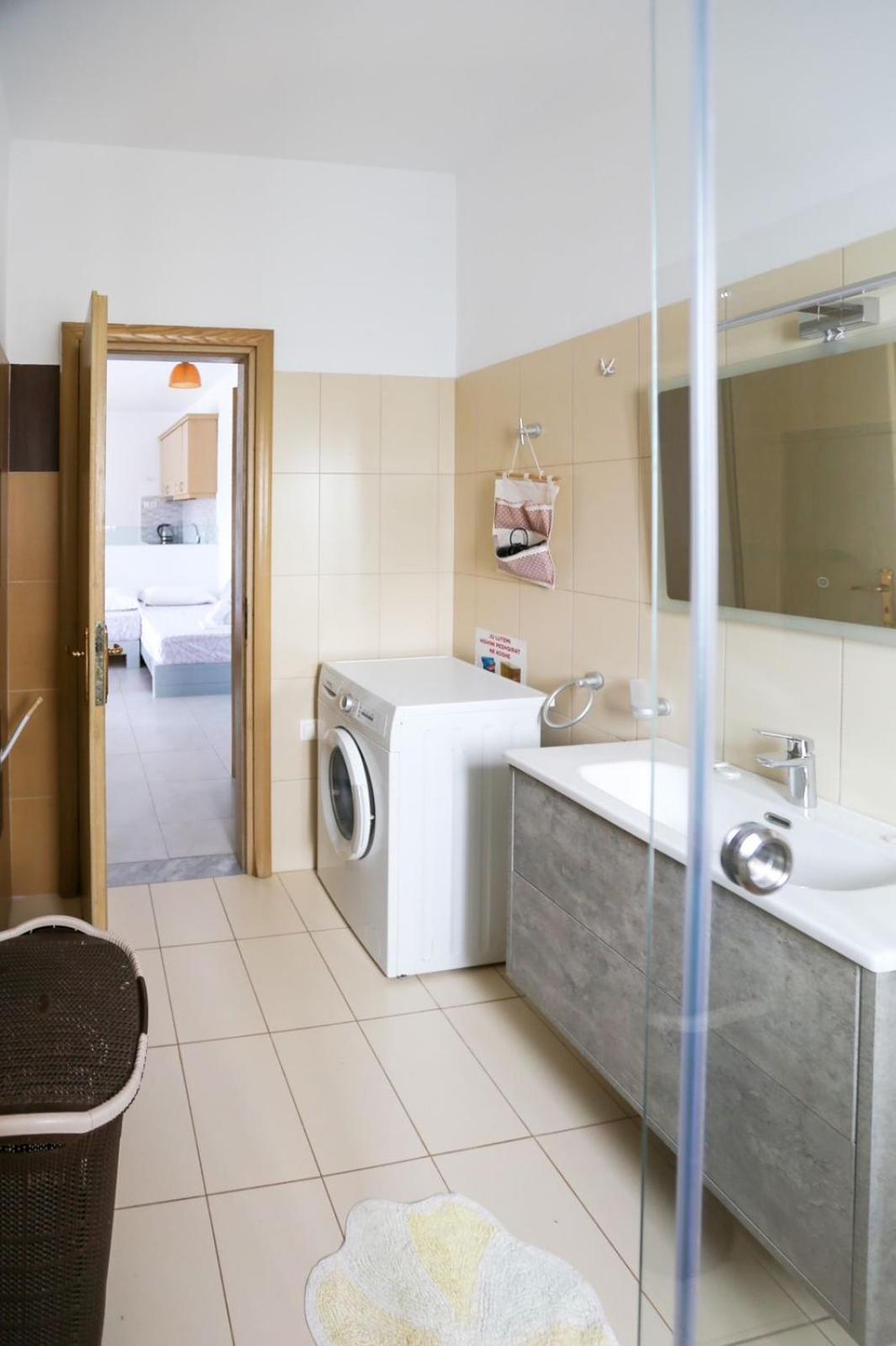Apartments Piazza ヒマラ エクステリア 写真